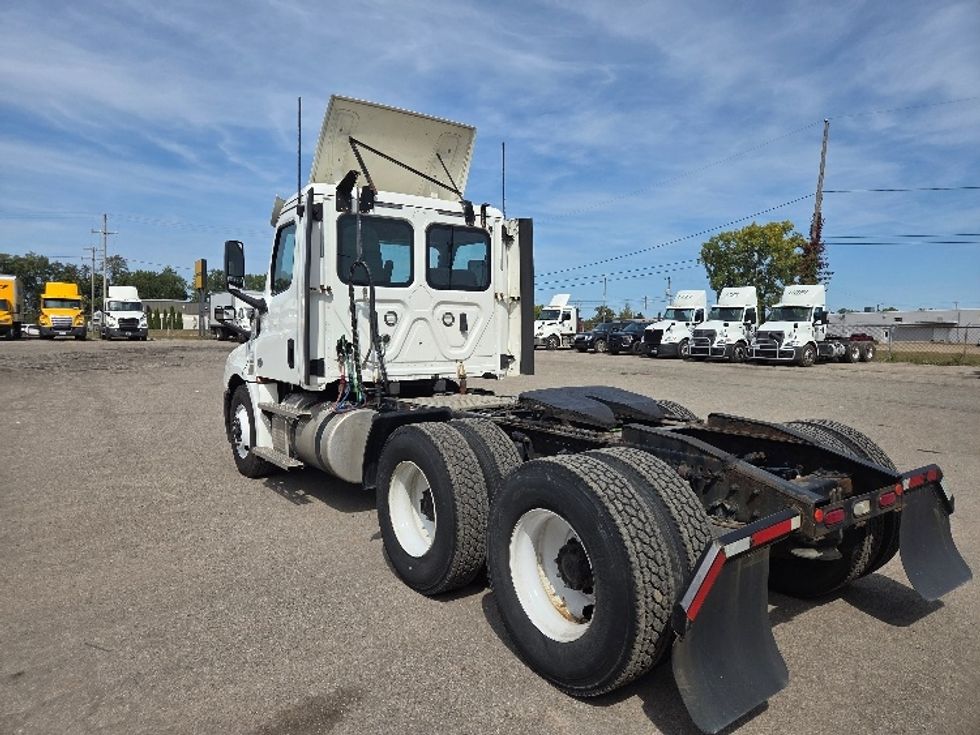 Day Cab Tractor-Heavy Duty Tractors-Freightliner-2020-T12664ST-Jackson-MI-315,820\n\t\tmiles-$ 54,500 - Image 5