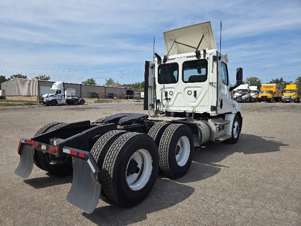 Day Cab Tractor-Heavy Duty Tractors-Freightliner-2020-T12664ST-Jackson-MI-315,820\n\t\tmiles-$ 54,500 - Image 7