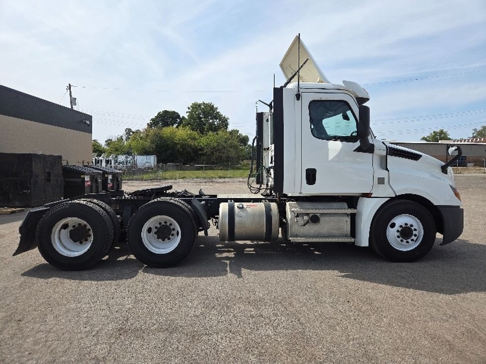 Day Cab Tractor-Heavy Duty Tractors-Freightliner-2020-T12664ST-Jackson-MI-315,820\n\t\tmiles-$ 54,500 - Image 8