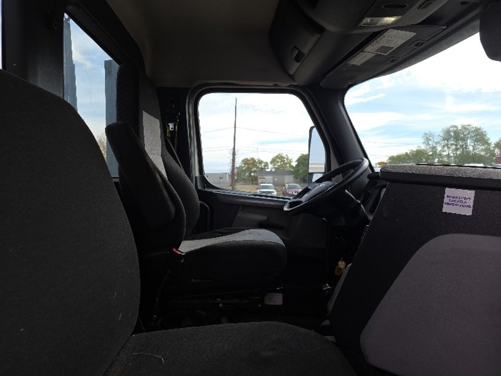 Day Cab Tractor-Heavy Duty Tractors-Freightliner-2020-T12664ST-Jackson-MI-324,038\n\t\tmiles-$ 51,250 - Image 14