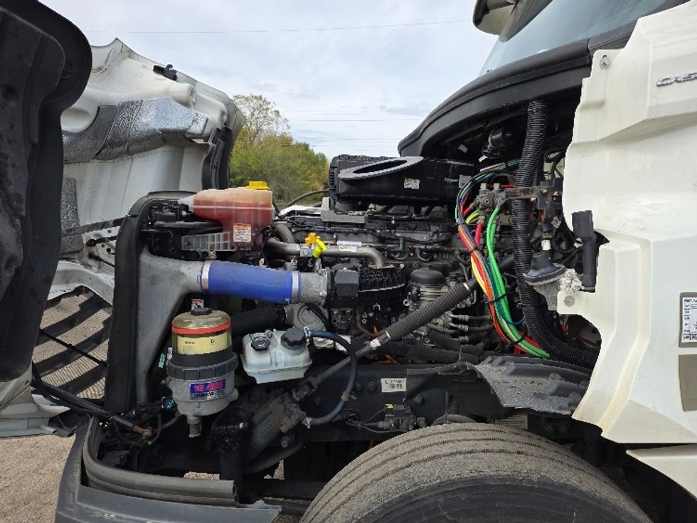 Day Cab Tractor-Heavy Duty Tractors-Freightliner-2020-T12664ST-Jackson-MI-324,038\n\t\tmiles-$ 51,250 - Image 16