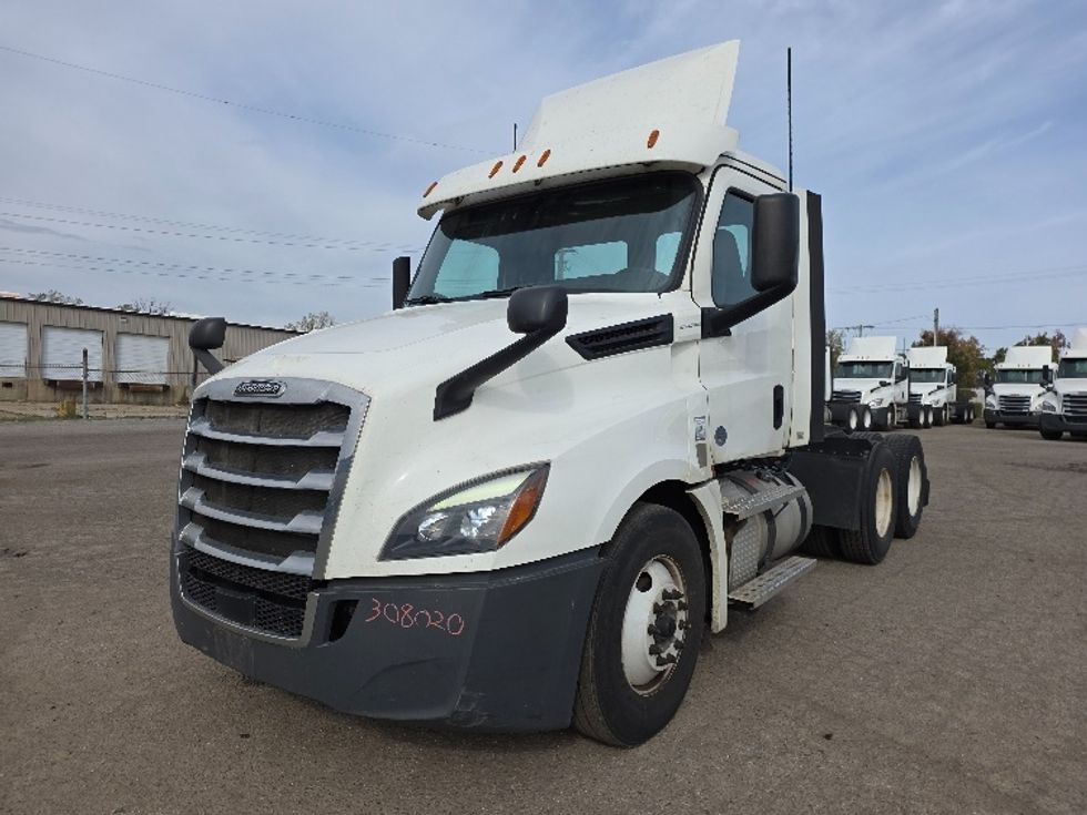 Day Cab Tractor-Heavy Duty Tractors-Freightliner-2020-T12664ST-Jackson-MI-324,038\n\t\tmiles-$ 51,250 - Image 3