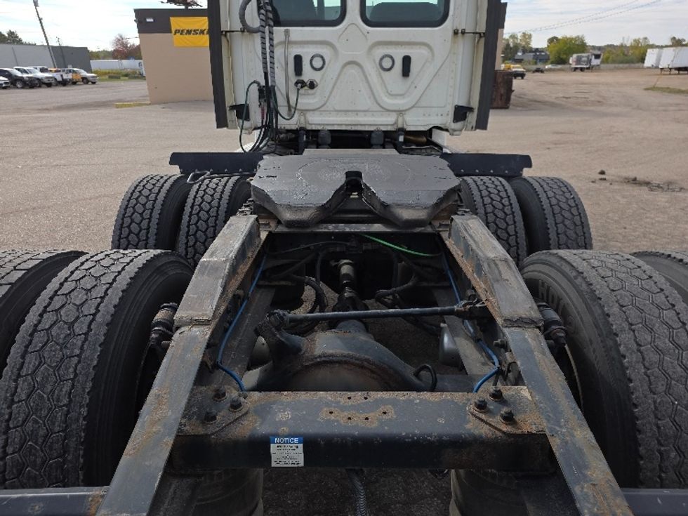 Day Cab Tractor-Heavy Duty Tractors-Freightliner-2020-T12664ST-Jackson-MI-324,038\n\t\tmiles-$ 51,250 - Image 6