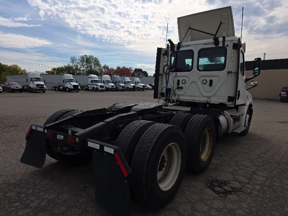 Day Cab Tractor-Heavy Duty Tractors-Freightliner-2020-T12664ST-Jackson-MI-324,038\n\t\tmiles-$ 51,250 - Image 7