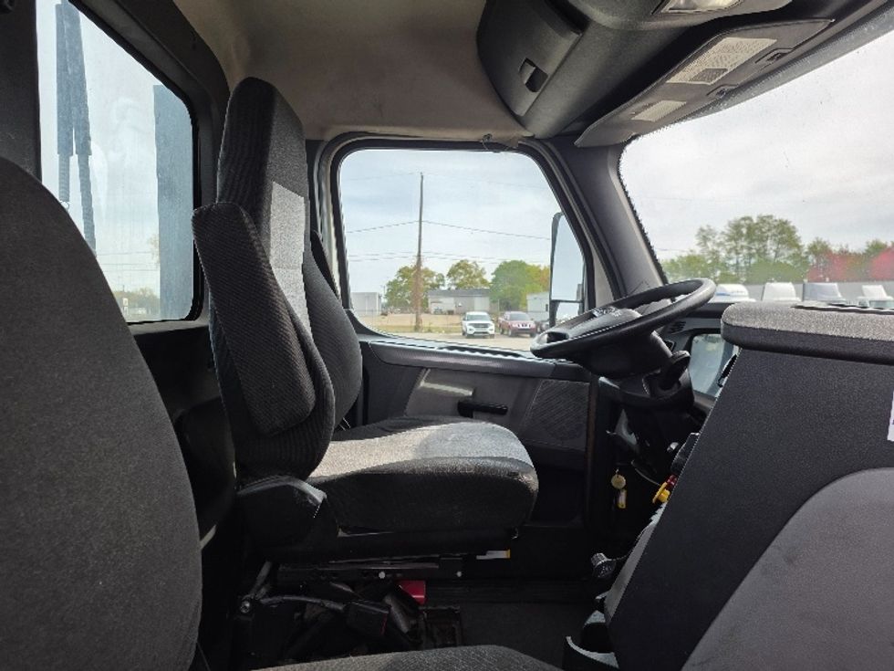 Day Cab Tractor-Heavy Duty Tractors-Freightliner-2020-T12664ST-Jackson-MI-334,030\n\t\tmiles-$ 50,750 - Image 14