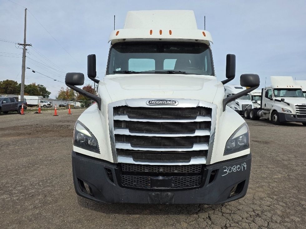 Day Cab Tractor-Heavy Duty Tractors-Freightliner-2020-T12664ST-Jackson-MI-334,030\n\t\tmiles-$ 50,750 - Image 2