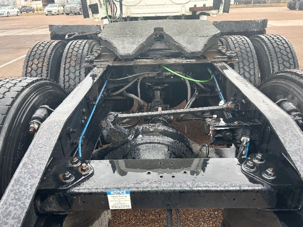 Day Cab Tractor-Heavy Duty Tractors-Freightliner-2020-T12664ST-Jackson-MS-326,012\n\t\tmiles-$ 54,500 - Image 6