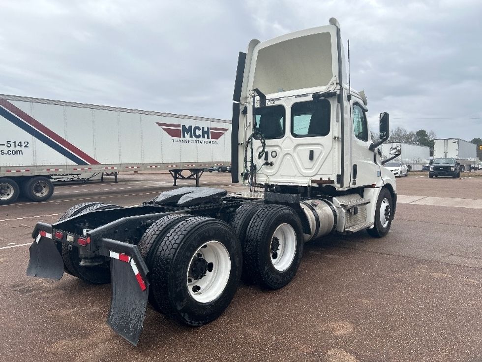 Day Cab Tractor-Heavy Duty Tractors-Freightliner-2020-T12664ST-Jackson-MS-326,012\n\t\tmiles-$ 54,500 - Image 7