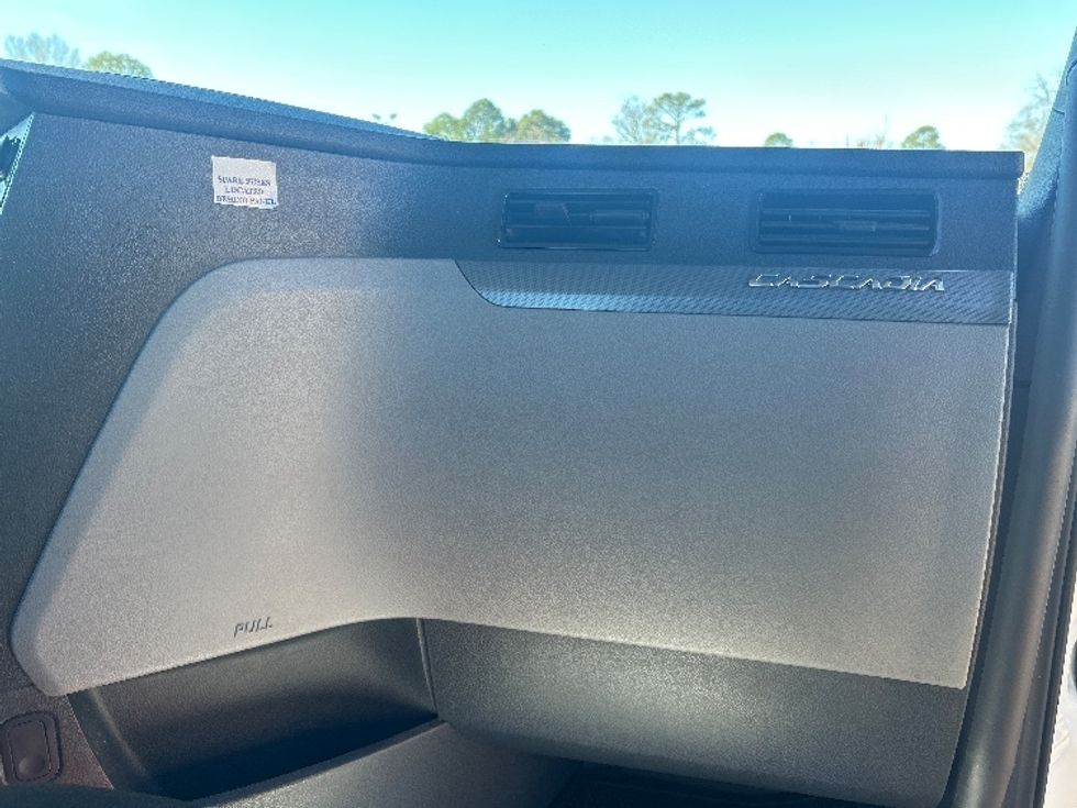 Day Cab Tractor-Heavy Duty Tractors-Freightliner-2020-T12664ST-Jackson-MS-372,911\n\t\tmiles-$ 53,000 - Image 13