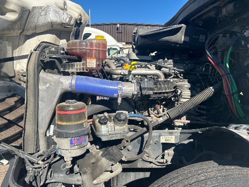 Day Cab Tractor-Heavy Duty Tractors-Freightliner-2020-T12664ST-Jackson-MS-372,911\n\t\tmiles-$ 53,000 - Image 16