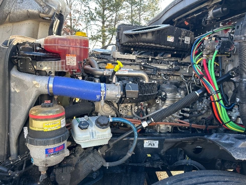 Day Cab Tractor-Heavy Duty Tractors-Freightliner-2020-T12664ST-Jackson-MS-378,822\n\t\tmiles-$ 51,500 - Image 16