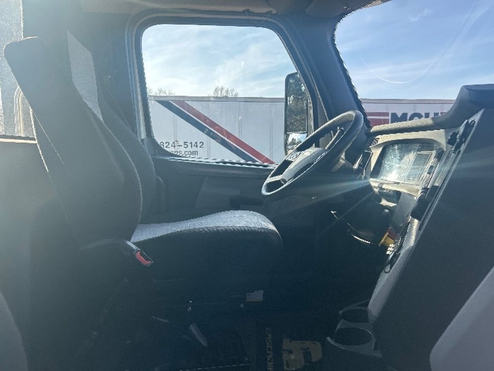 Day Cab Tractor-Heavy Duty Tractors-Freightliner-2020-T12664ST-Jackson-MS-415,040\n\t\tmiles-$ 50,500 - Image 14