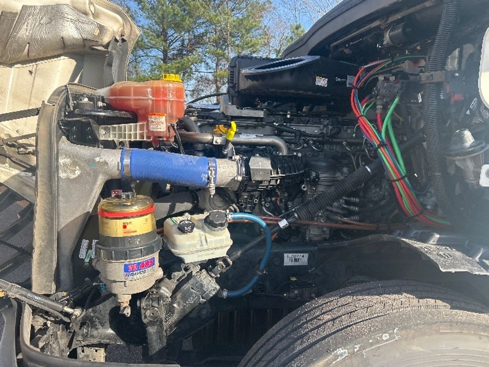 Day Cab Tractor-Heavy Duty Tractors-Freightliner-2020-T12664ST-Jackson-MS-415,040\n\t\tmiles-$ 50,500 - Image 16