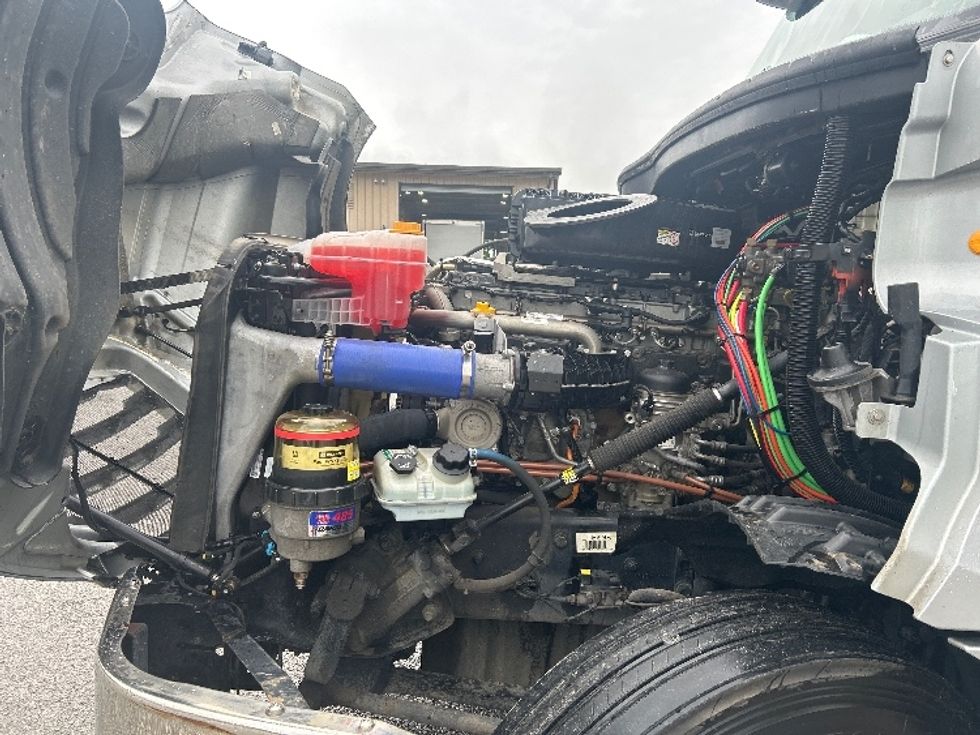 Day Cab Tractor-Heavy Duty Tractors-Freightliner-2020-T12664ST-Jackson-TN-425,241\n\t\tmiles-$ 48,500 - Image 16