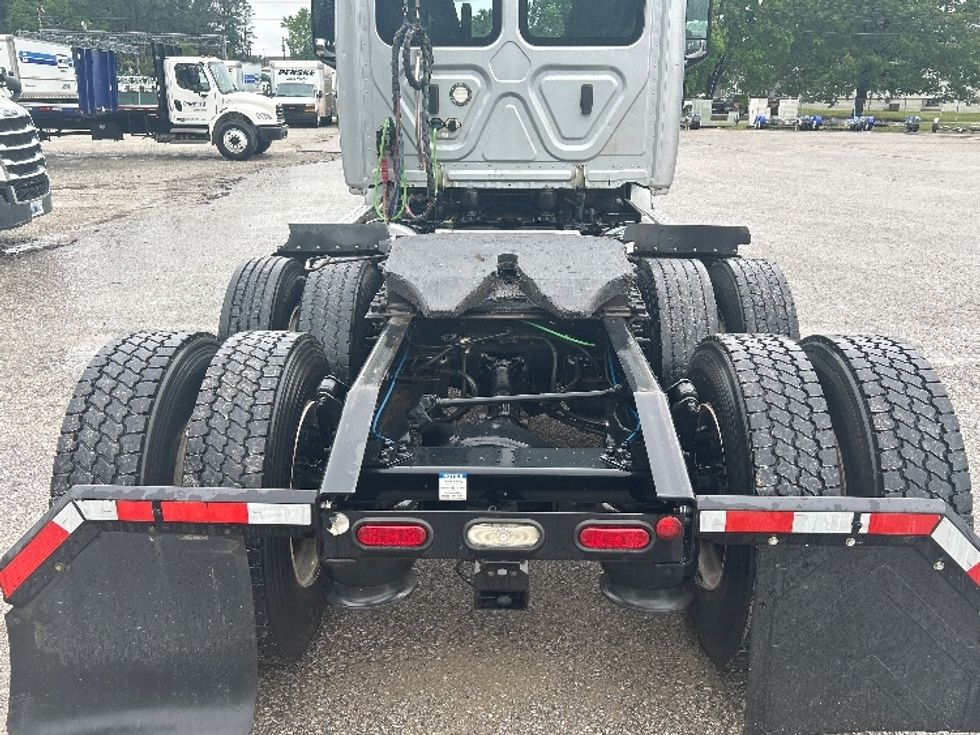 Day Cab Tractor-Heavy Duty Tractors-Freightliner-2020-T12664ST-Jackson-TN-425,241\n\t\tmiles-$ 48,500 - Image 6