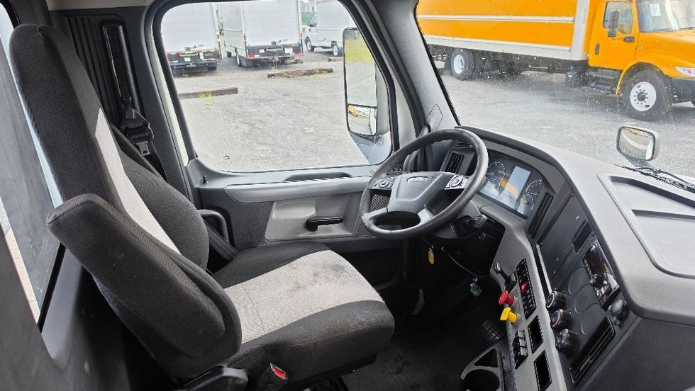 Day Cab Tractor-Heavy Duty Tractors-Freightliner-2020-T12664ST-Jacksonville-FL-224,027\n\t\tmiles-$ 63,750 - Image 14