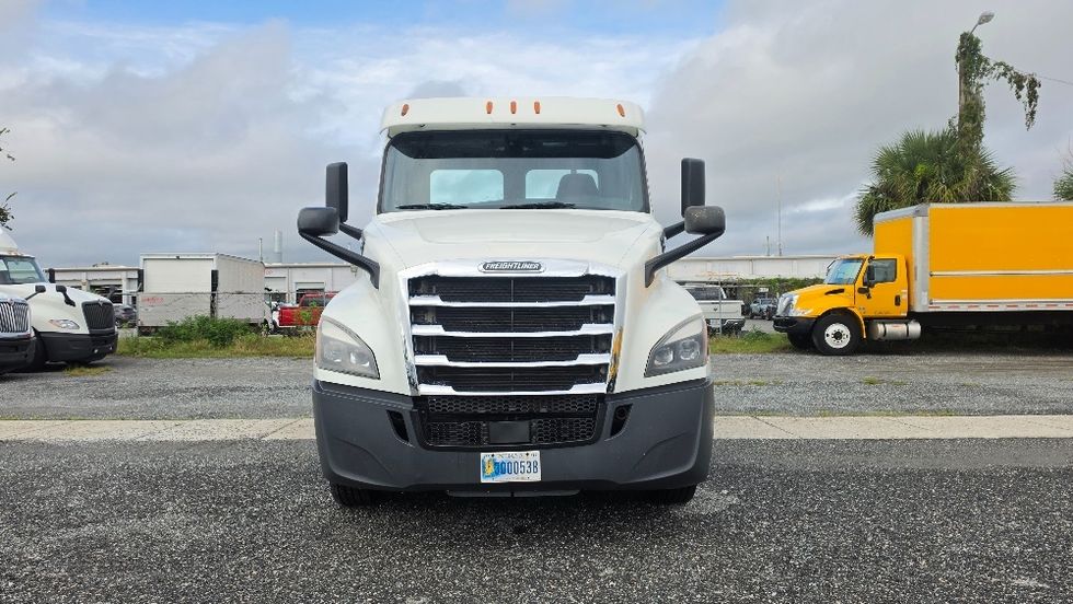 Day Cab Tractor-Heavy Duty Tractors-Freightliner-2020-T12664ST-Jacksonville-FL-224,027\n\t\tmiles-$ 63,750 - Image 2