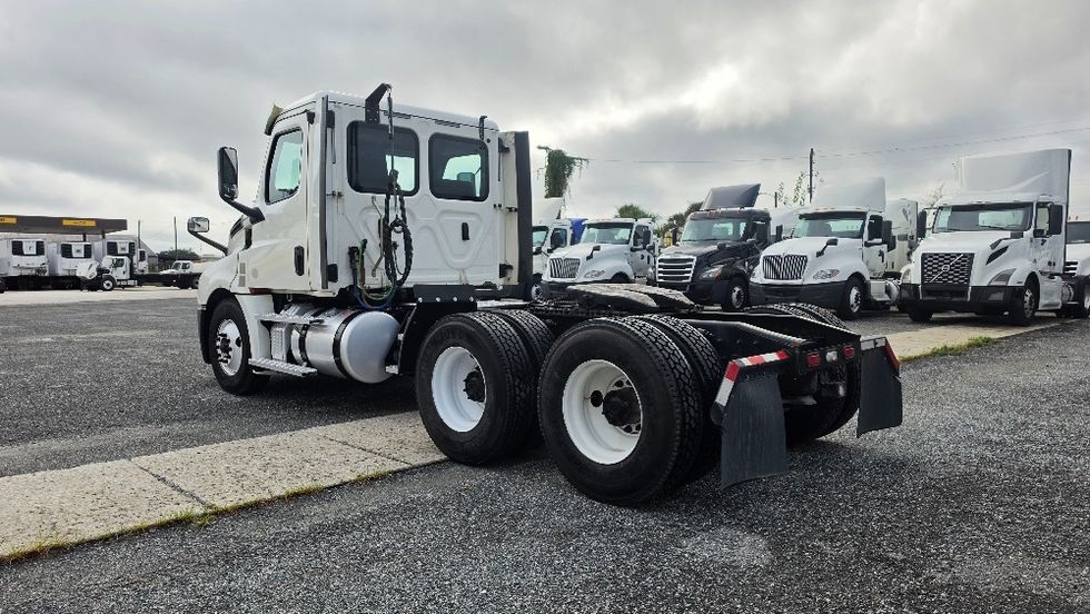 Day Cab Tractor-Heavy Duty Tractors-Freightliner-2020-T12664ST-Jacksonville-FL-224,027\n\t\tmiles-$ 63,750 - Image 5