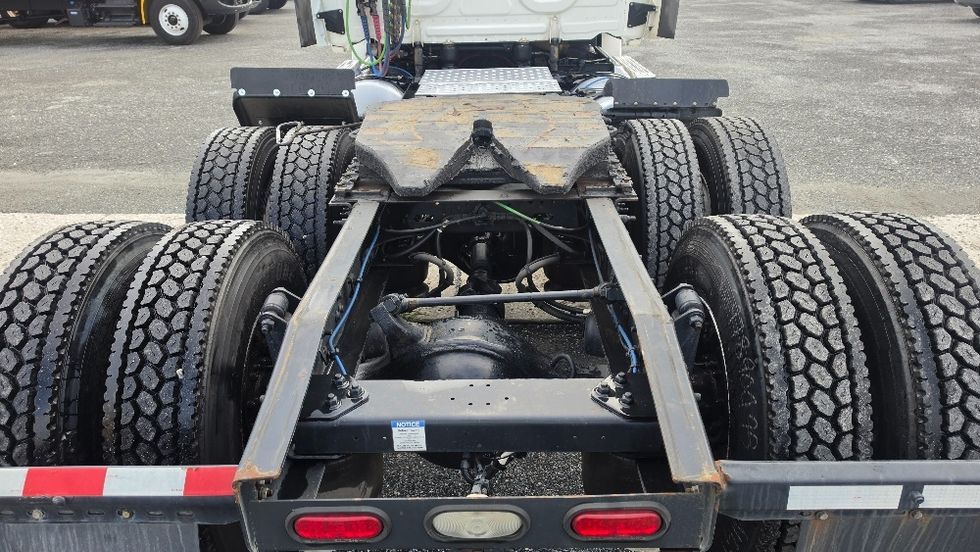 Day Cab Tractor-Heavy Duty Tractors-Freightliner-2020-T12664ST-Jacksonville-FL-224,027\n\t\tmiles-$ 63,750 - Image 6