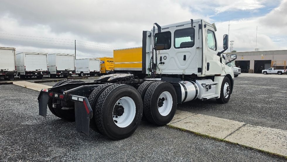 Day Cab Tractor-Heavy Duty Tractors-Freightliner-2020-T12664ST-Jacksonville-FL-224,027\n\t\tmiles-$ 63,750 - Image 7