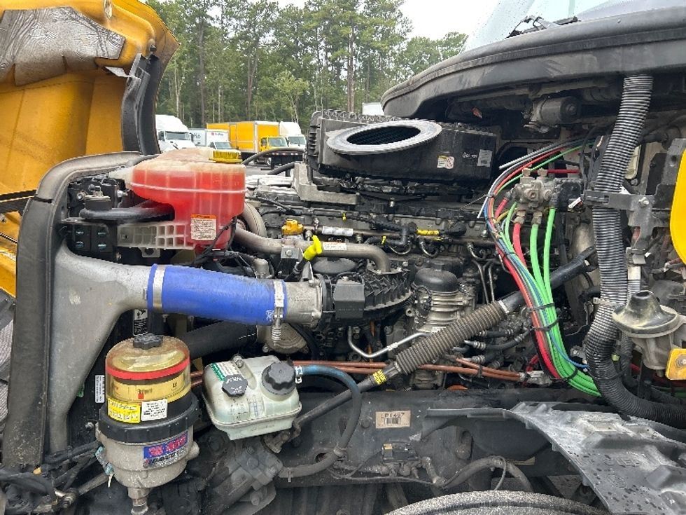 Day Cab Tractor-Heavy Duty Tractors-Freightliner-2020-T12664ST-Jacksonville-FL-332,222\n\t\tmiles-$ 54,500 - Image 15