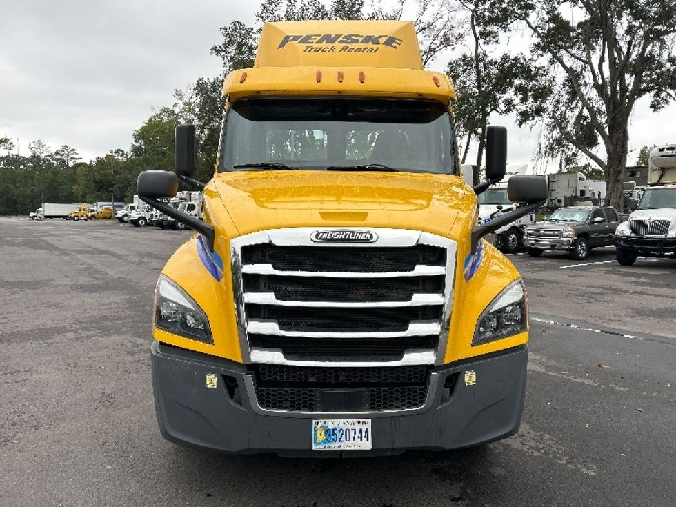 Day Cab Tractor-Heavy Duty Tractors-Freightliner-2020-T12664ST-Jacksonville-FL-332,222\n\t\tmiles-$ 54,500 - Image 2