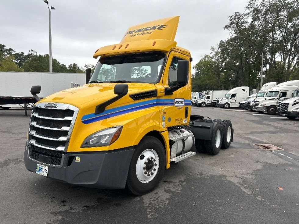 Day Cab Tractor-Heavy Duty Tractors-Freightliner-2020-T12664ST-Jacksonville-FL-332,222\n\t\tmiles-$ 54,500 - Image 3