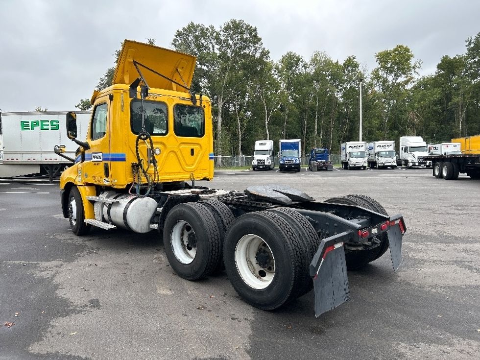 Day Cab Tractor-Heavy Duty Tractors-Freightliner-2020-T12664ST-Jacksonville-FL-332,222\n\t\tmiles-$ 54,500 - Image 5