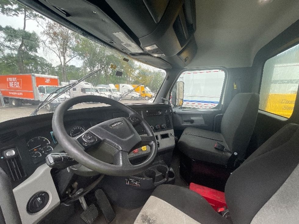 Day Cab Tractor-Heavy Duty Tractors-Freightliner-2020-T12664ST-Jacksonville-FL-339,336\n\t\tmiles-$ 59,500 - Image 10