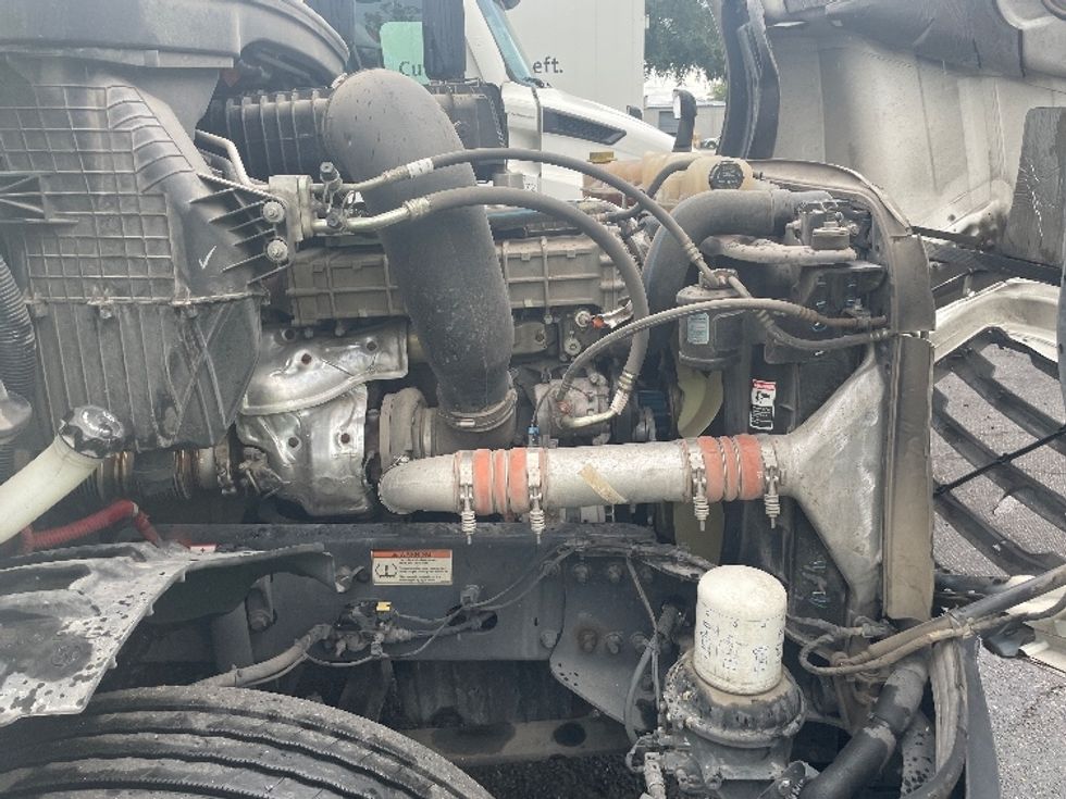 Day Cab Tractor-Heavy Duty Tractors-Freightliner-2020-T12664ST-Jacksonville-FL-339,336\n\t\tmiles-$ 59,500 - Image 15