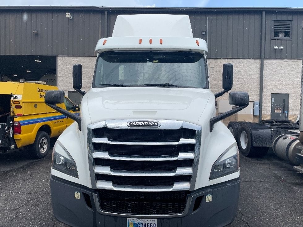 Day Cab Tractor-Heavy Duty Tractors-Freightliner-2020-T12664ST-Jacksonville-FL-339,336\n\t\tmiles-$ 59,500 - Image 2