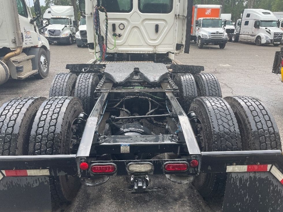 Day Cab Tractor-Heavy Duty Tractors-Freightliner-2020-T12664ST-Jacksonville-FL-339,336\n\t\tmiles-$ 59,500 - Image 6