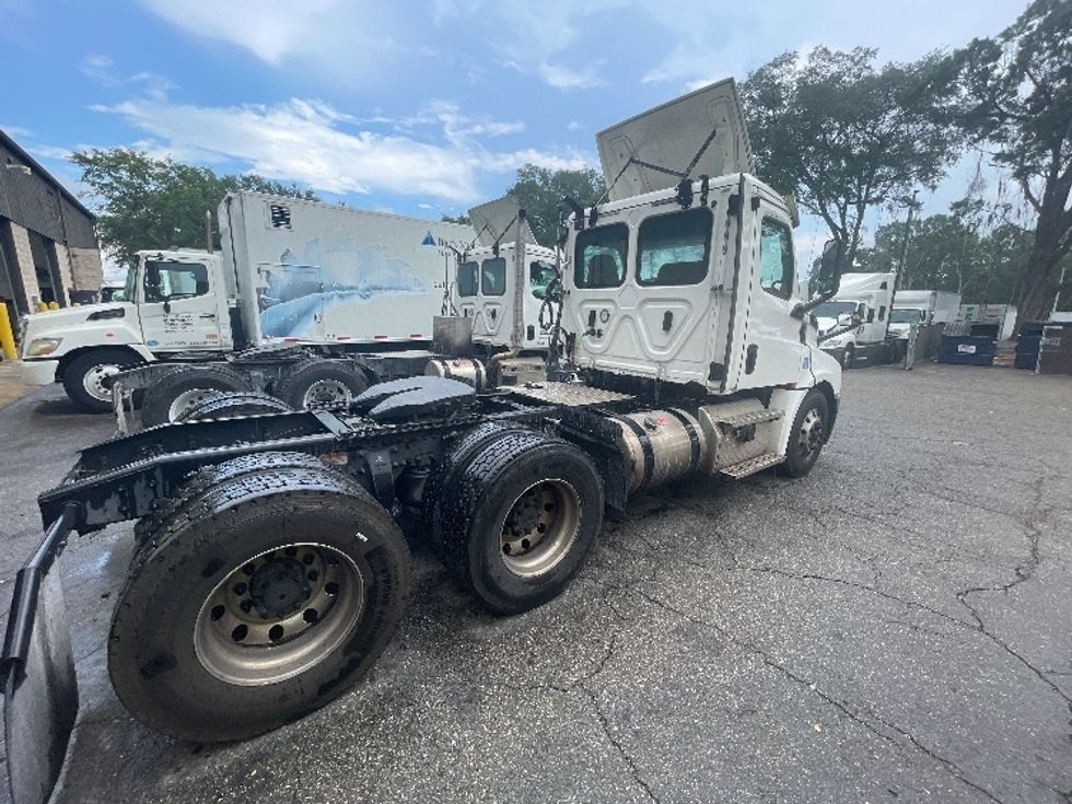Day Cab Tractor-Heavy Duty Tractors-Freightliner-2020-T12664ST-Jacksonville-FL-339,336\n\t\tmiles-$ 59,500 - Image 7
