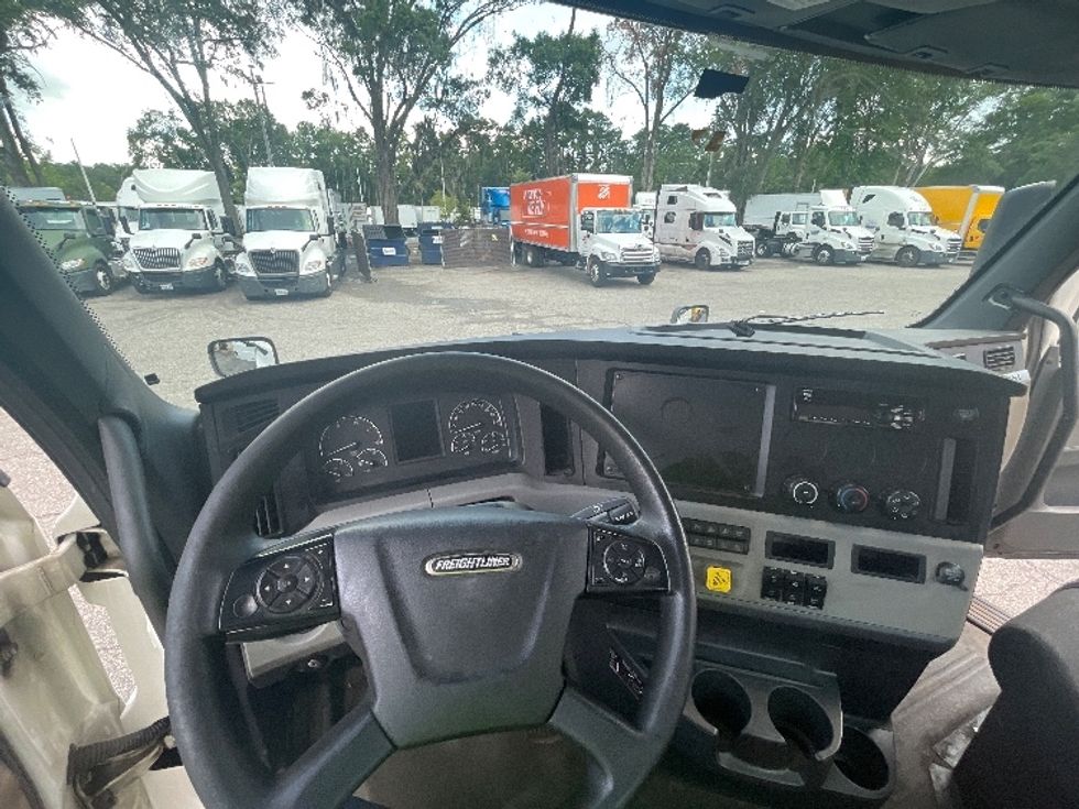 Day Cab Tractor-Heavy Duty Tractors-Freightliner-2020-T12664ST-Jacksonville-FL-424,016\n\t\tmiles-$ 54,250 - Image 11
