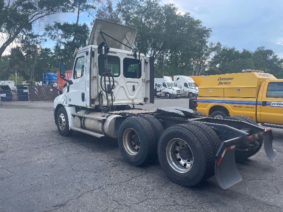 Day Cab Tractor-Heavy Duty Tractors-Freightliner-2020-T12664ST-Jacksonville-FL-424,016\n\t\tmiles-$ 54,250 - Image 5