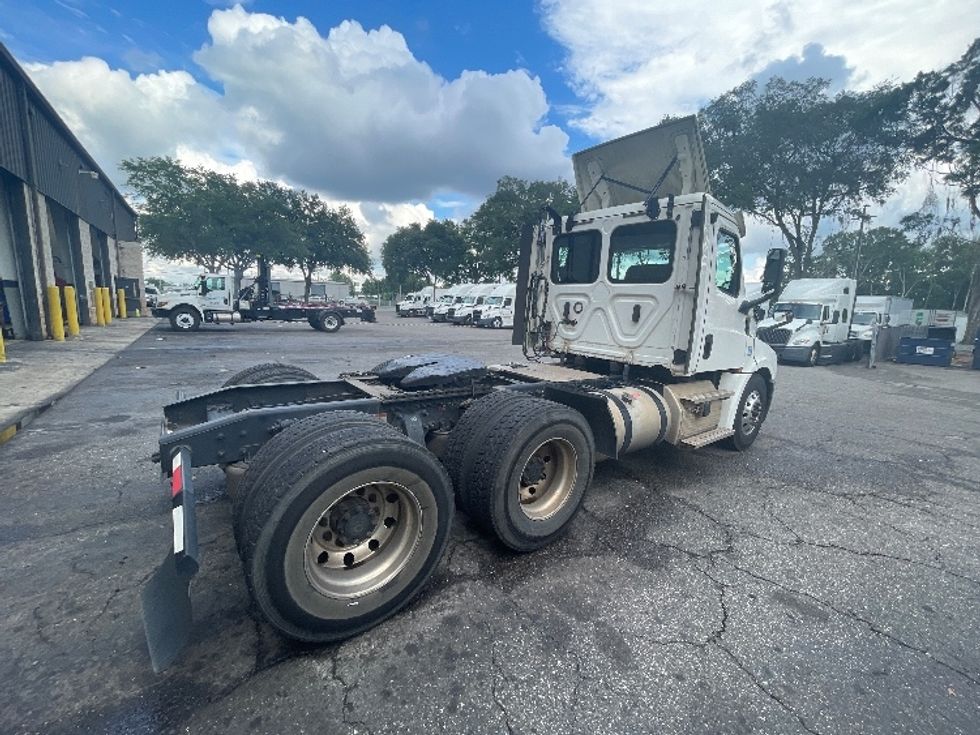 Day Cab Tractor-Heavy Duty Tractors-Freightliner-2020-T12664ST-Jacksonville-FL-424,016\n\t\tmiles-$ 54,250 - Image 7