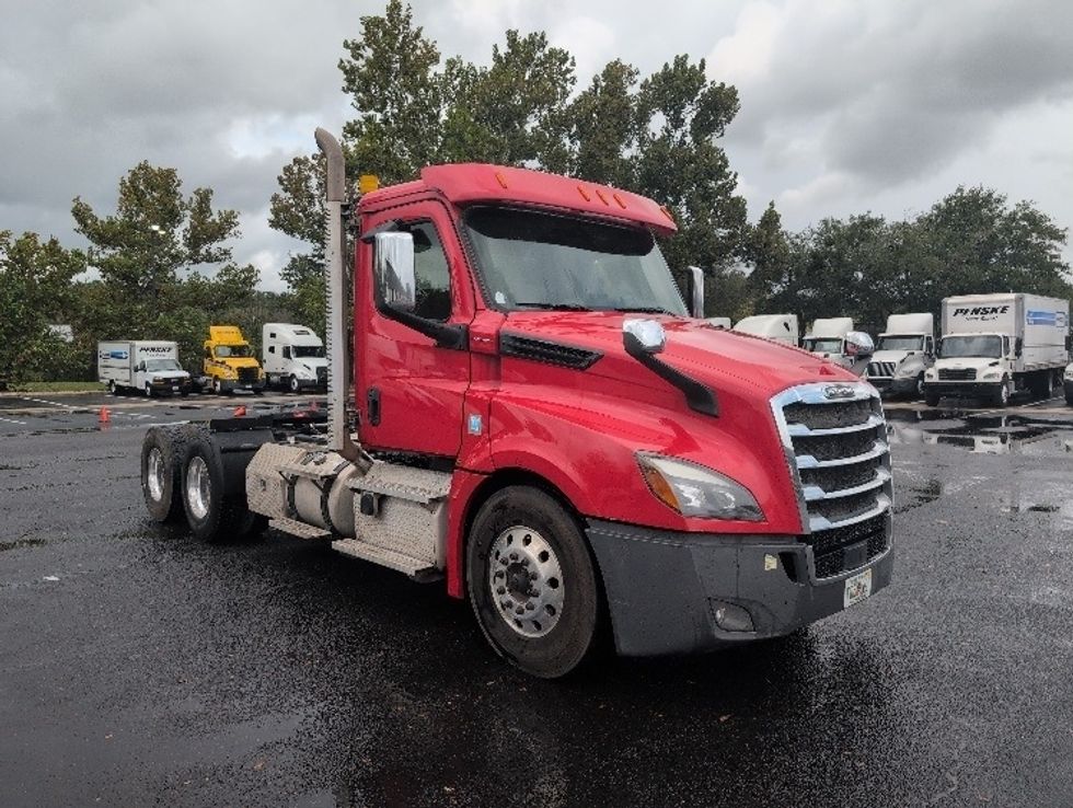 Day Cab Tractor-Heavy Duty Tractors-Freightliner-2020-T12664ST-Jacksonville-FL-446,821\n\t\tmiles-$ 50,250 - Image 1