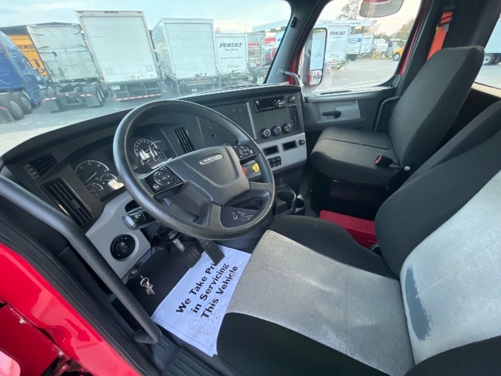 Day Cab Tractor-Heavy Duty Tractors-Freightliner-2020-T12664ST-Jacksonville-FL-446,821\n\t\tmiles-$ 50,250 - Image 9
