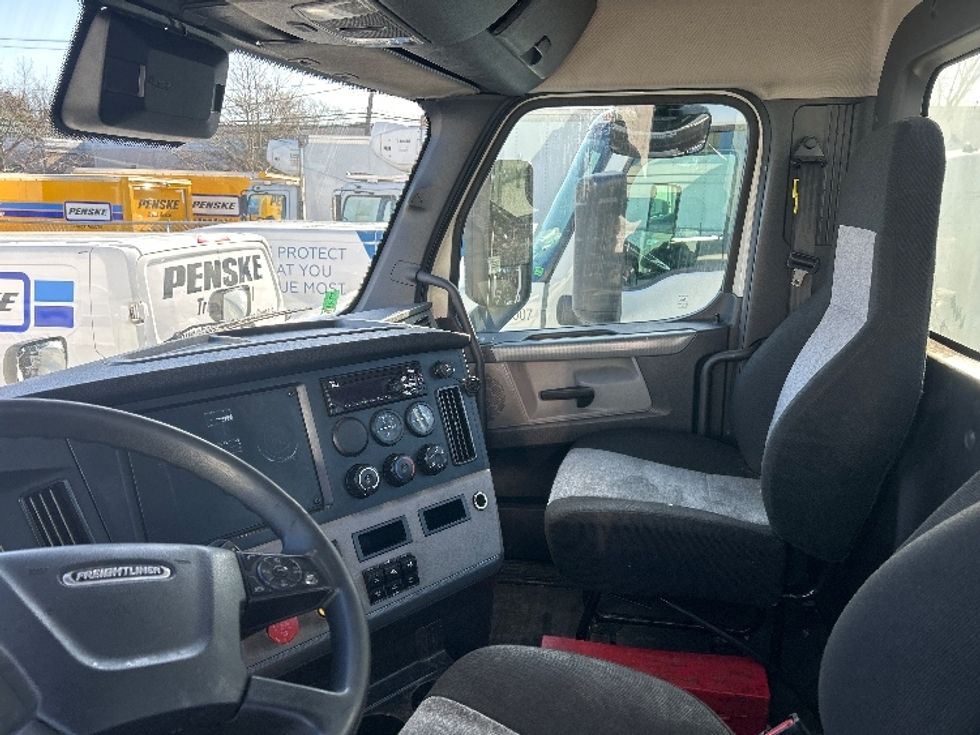 Day Cab Tractor-Heavy Duty Tractors-Freightliner-2020-T12664ST-Jamaica-NY-267,521\n\t\tmiles-$ 58,250 - Image 10