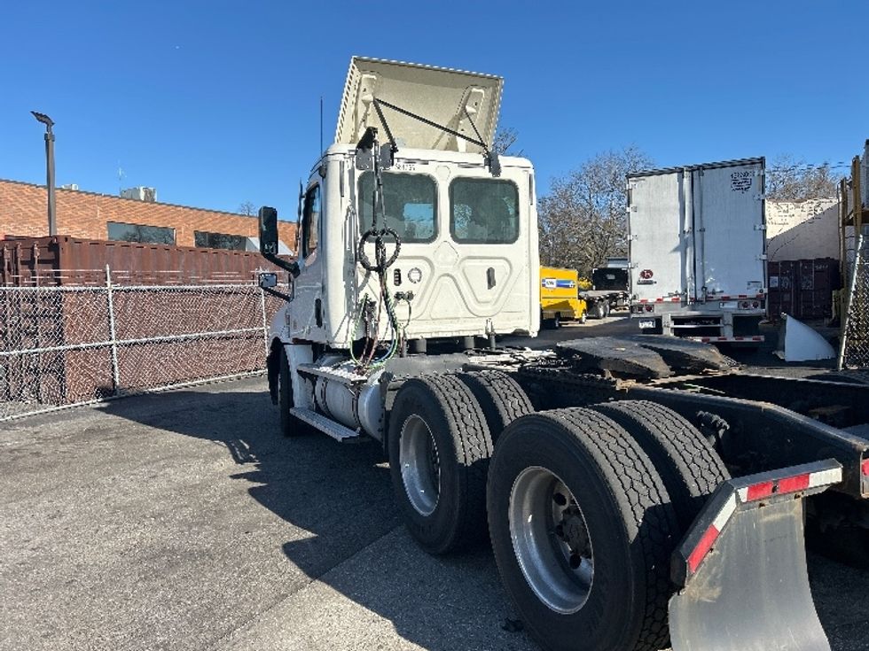 Day Cab Tractor-Heavy Duty Tractors-Freightliner-2020-T12664ST-Jamaica-NY-267,521\n\t\tmiles-$ 58,250 - Image 5