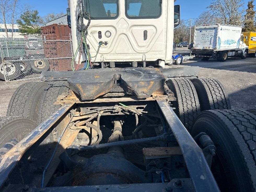 Day Cab Tractor-Heavy Duty Tractors-Freightliner-2020-T12664ST-Jamaica-NY-267,521\n\t\tmiles-$ 58,250 - Image 6