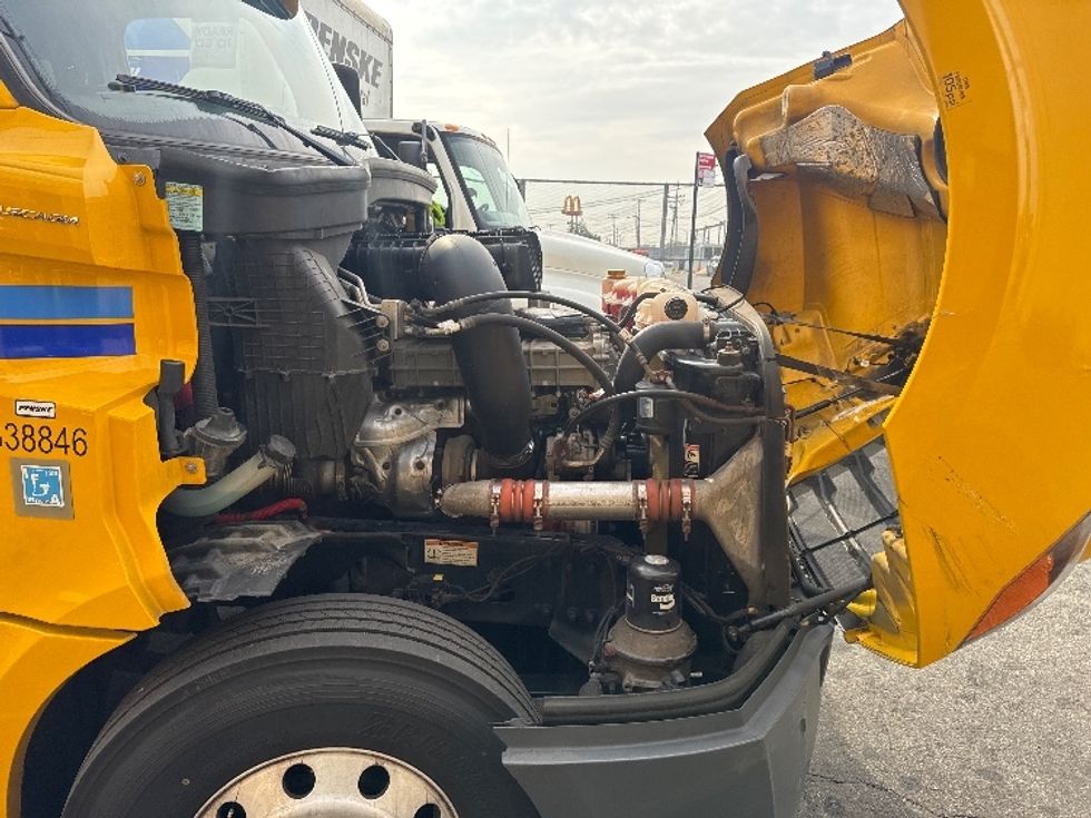 Day Cab Tractor-Heavy Duty Tractors-Freightliner-2020-T12664ST-Jamaica-NY-476,407\n\t\tmiles-$ 39,250 - Image 15