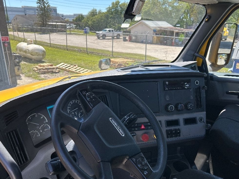 Day Cab Tractor-Heavy Duty Tractors-Freightliner-2020-T12664ST-Jamaica-NY-663,369\n\t\tmiles-$ 27,750 - Image 10