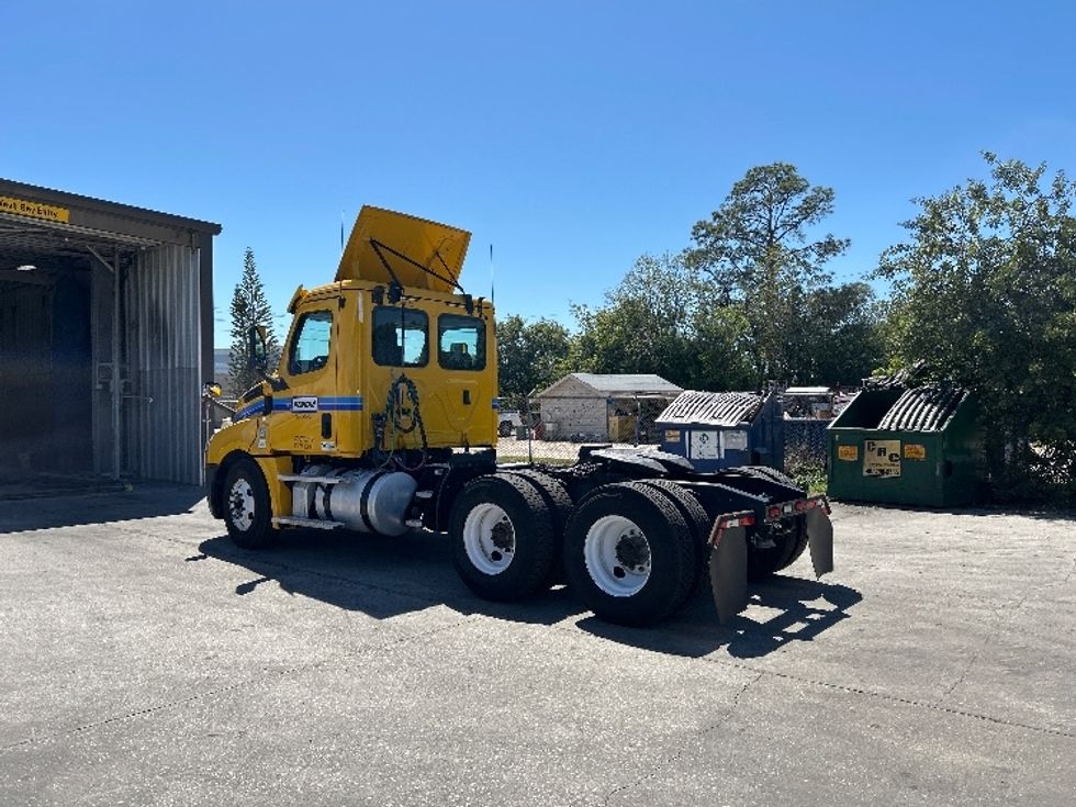 Day Cab Tractor-Heavy Duty Tractors-Freightliner-2020-T12664ST-Jamaica-NY-663,369\n\t\tmiles-$ 27,750 - Image 5