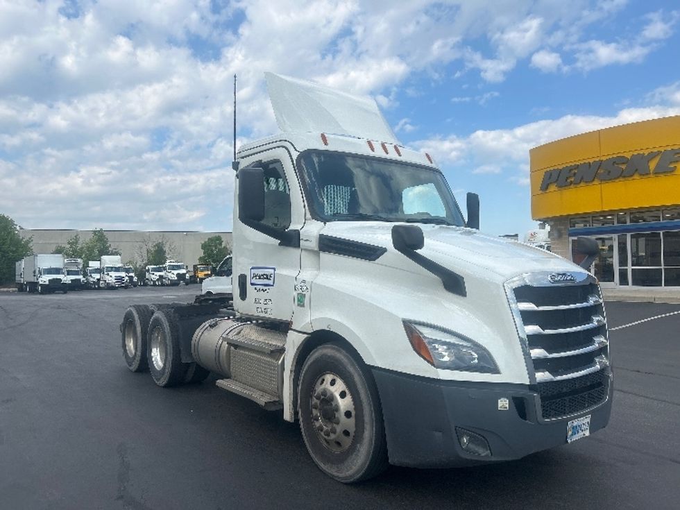 Day Cab Tractor-Heavy Duty Tractors-Freightliner-2020-T12664ST-Jessup-MD-258,755\n\t\tmiles-$ 58,000 - Image 1