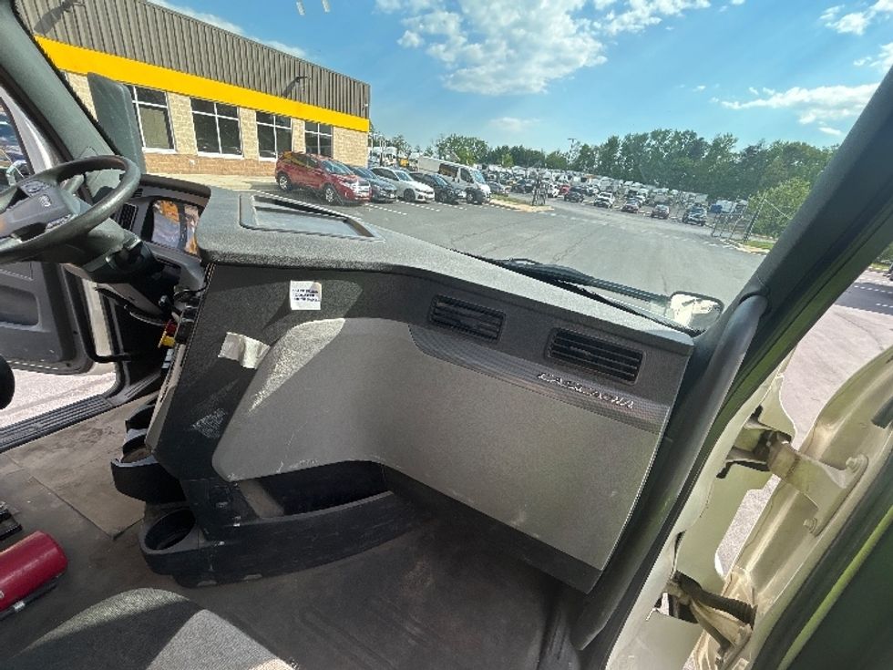 Day Cab Tractor-Heavy Duty Tractors-Freightliner-2020-T12664ST-Jessup-MD-258,755\n\t\tmiles-$ 58,000 - Image 13