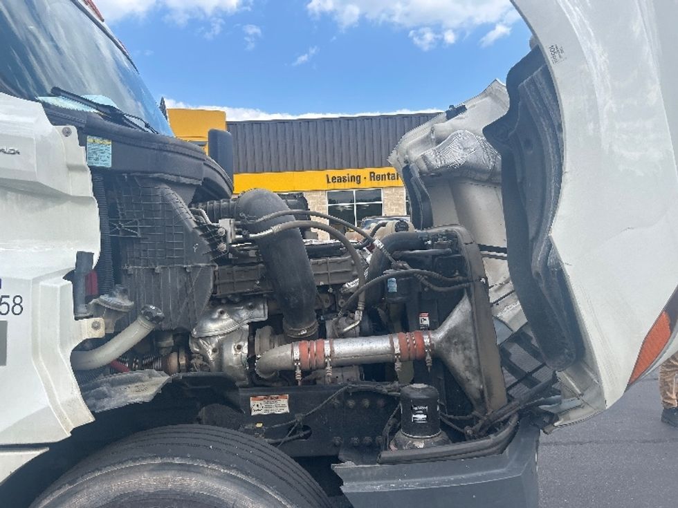 Day Cab Tractor-Heavy Duty Tractors-Freightliner-2020-T12664ST-Jessup-MD-258,755\n\t\tmiles-$ 58,000 - Image 16