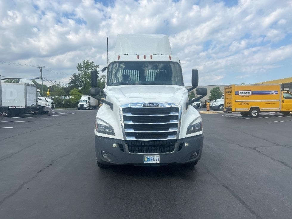 Day Cab Tractor-Heavy Duty Tractors-Freightliner-2020-T12664ST-Jessup-MD-258,755\n\t\tmiles-$ 58,000 - Image 2