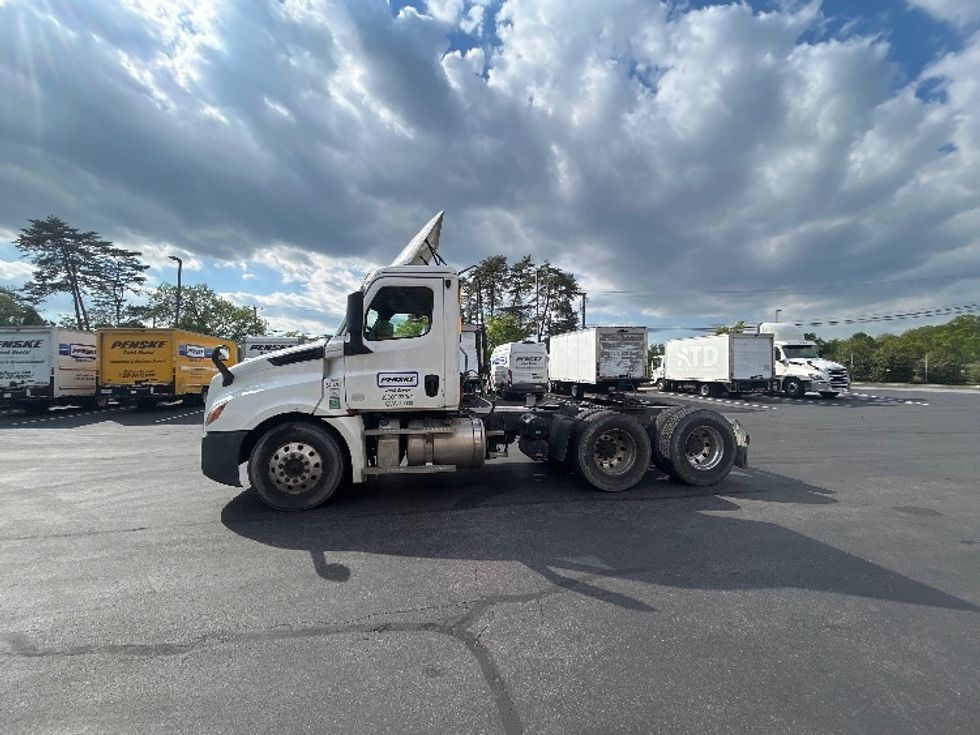 Day Cab Tractor-Heavy Duty Tractors-Freightliner-2020-T12664ST-Jessup-MD-258,755\n\t\tmiles-$ 58,000 - Image 4
