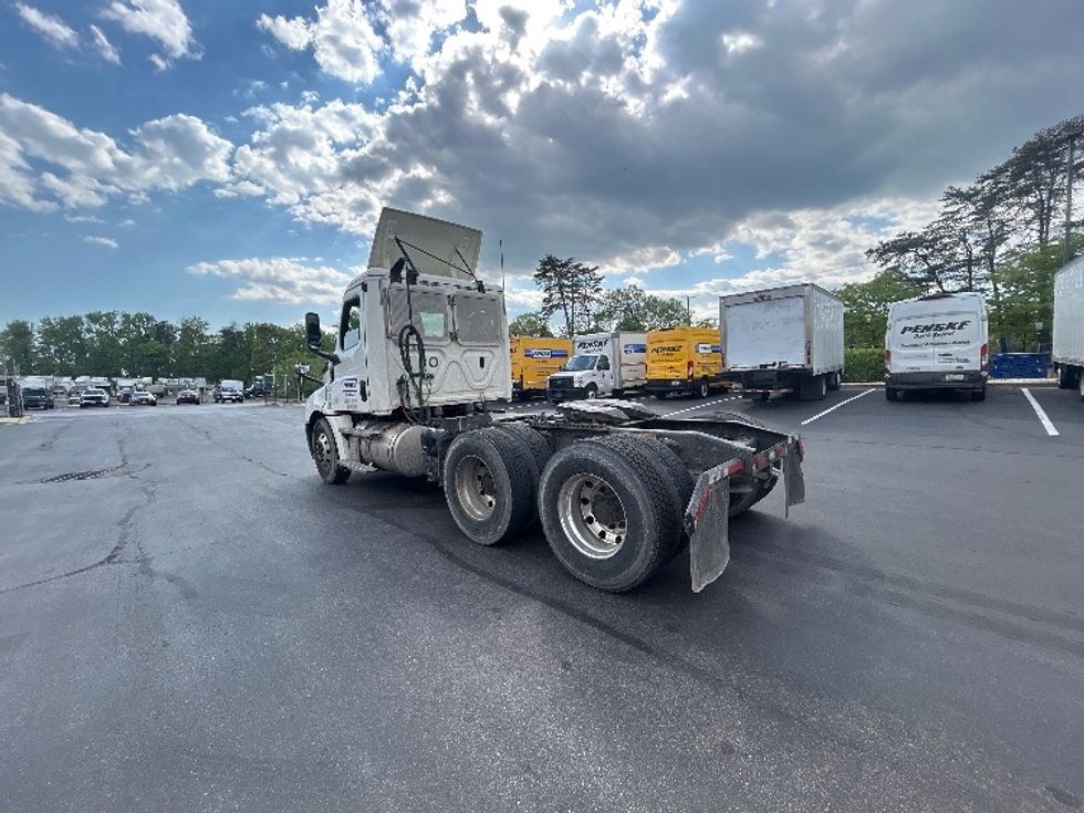 Day Cab Tractor-Heavy Duty Tractors-Freightliner-2020-T12664ST-Jessup-MD-258,755\n\t\tmiles-$ 58,000 - Image 5